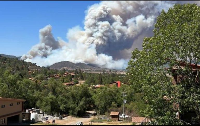 Debido a un incendio en Tapalpa se activa la alerta atmosférica en ese municipio y en Atemajac de Brizuela, Techaluta de Montenegro y Amacueca. ESPECIAL