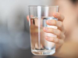 En esta temporada de calor se debe consumir más agua. ESPECIAL