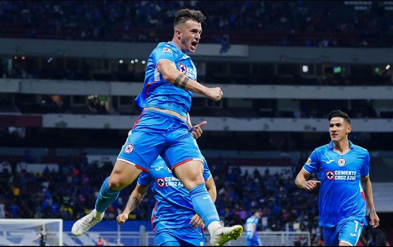 Augusto Lotti hizo un vistoso gol en la victoria del Cruz Azul. IMAGO7/R. Vadillo