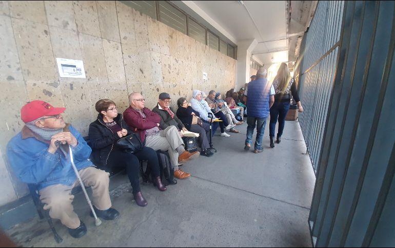 Las personas que ya tengan los 60 años cumplidos pueden tramitar una tarjeta del INAPAM de manera gratuita. EL INFORMADOR/ARCHIVO