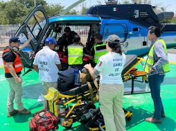 Fueron trasladados a Guadalajara y Zapopan cuatro heridos en la volcadura de un camión en la carretera a Puerto Vallarta. ESPECIAL
