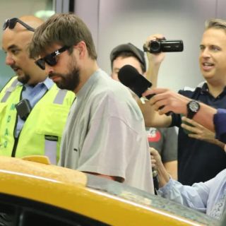 ¿Ya terminaron? Captan a Piqué con una mujer que no es Clara Chía