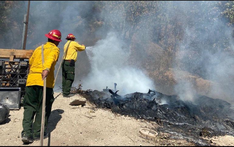 En Atemajac de Brizuela hay un incendio que está siendo combatido por más de 200 bomberas y bomberos y 250 voluntarios. ESPECIAL
