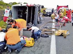 La carretera federal 200 se considera como muy peligrosa, principalmente la zona de curvas y de carriles de ida y vuelta, entre Tepic y Puerto Vallarta. EL INFORMADOR/Archivo
