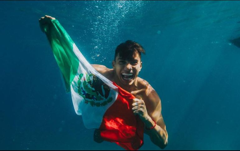 Jonathan Paredes, uno de los clavadistas afectados. ESPECIAL/Facebook