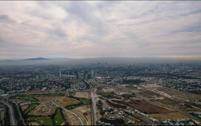 Al momento, las labores de combate contra los incendios forestales intermunicipales de Mascota, Chiquilistlán y Atemajac de Brizuela aún persisten. EL INFORMADOR / A. Navarro