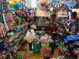 Los trabajadores en el sector informal en marzo totalizaron 32.5 millones, lo que bajó la tasa de informalidad a 55 por ciento. EL INFORMADOR/ARCHIVO