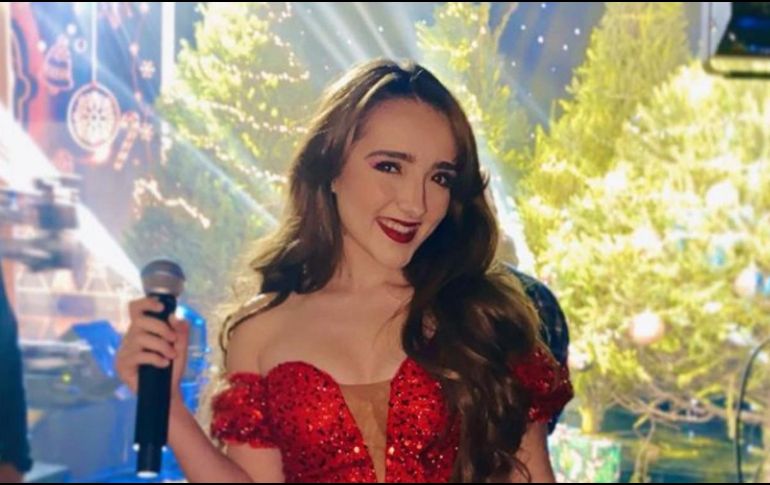 Elaine Haro agradeció a los organizadores de Bandamax y al conductor Chito Villegas, quien la defendió en el momento que subió Rulo a agredirla verbalmente. INSTAGRAM / elaineharomusic