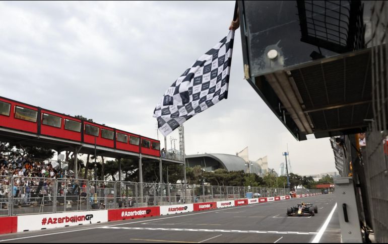 De sus seis victorias en la F1, Checo Pérez ha ganado cinco en circuitos urbanos: dos veces en Bakú, además de Mónaco, Singapur y Arabia Saudita. AFP