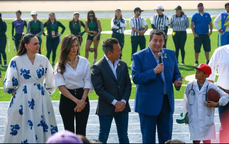 El hecho de que este anuncio se llevara a cabo en el Polideportivo de López Mateos no fue casualidad, pues también se entregó la nueva cancha de tochito de la cual podrán hacer uso los ciudadanos gratis. EL INFORMADOR / C. Zepeda