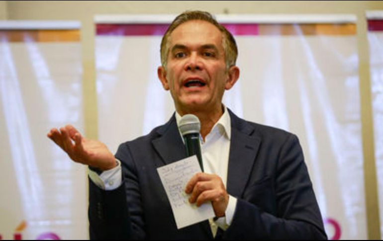 El ex jefe de Gobierno de la Ciudad de México reafirmó su convicción de ser candidato a la presidencia por la coalición Va por México. EL INFORMADOR / C. Zepeda