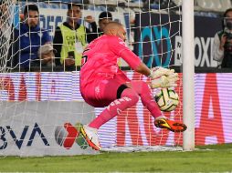 Gibrán Lajud sacó la casta en la tanda de penales para mandar a Santos a cuartos de final, donde se medirán con Monterrey. IMAGO7/J. Sánchez