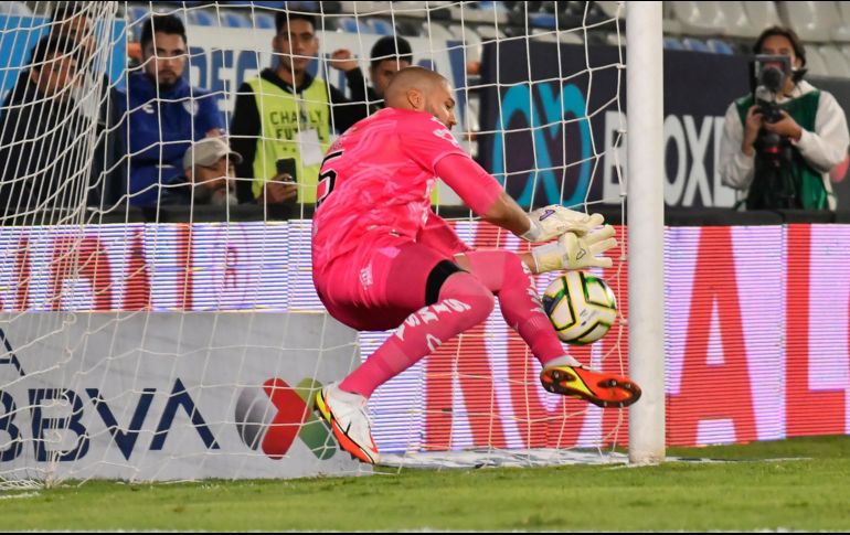 Gibrán Lajud sacó la casta en la tanda de penales para mandar a Santos a cuartos de final, donde se medirán con Monterrey. IMAGO7/J. Sánchez