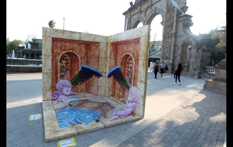 Christopher de Alba encargado de despacho de cultura de Zapopan destacó que esta galería refuerza la inclusión del arte en la vida cotidiana de las personas, sumando que se acerquen personas de todos los sectores sociales. EL INFORMADOR / A. Camacho