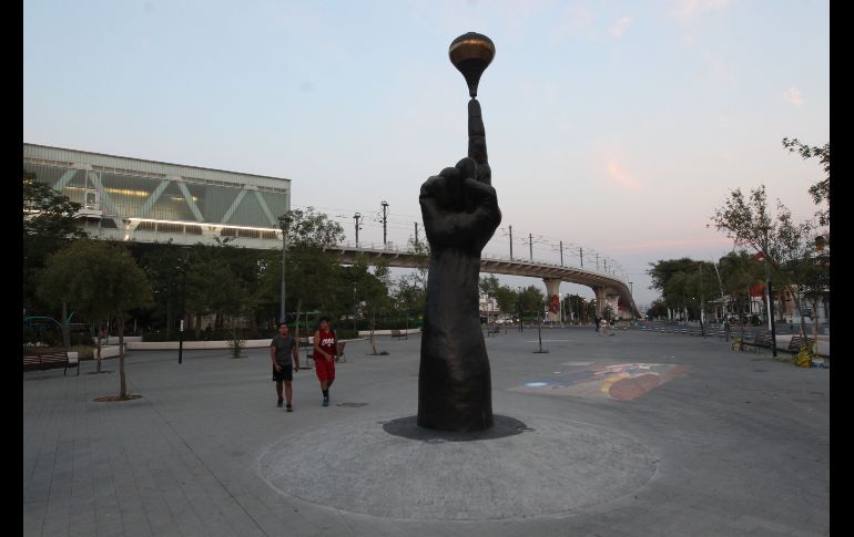 Christopher de Alba encargado de despacho de cultura de Zapopan destacó que esta galería refuerza la inclusión del arte en la vida cotidiana de las personas, sumando que se acerquen personas de todos los sectores sociales. EL INFORMADOR / A. Camacho