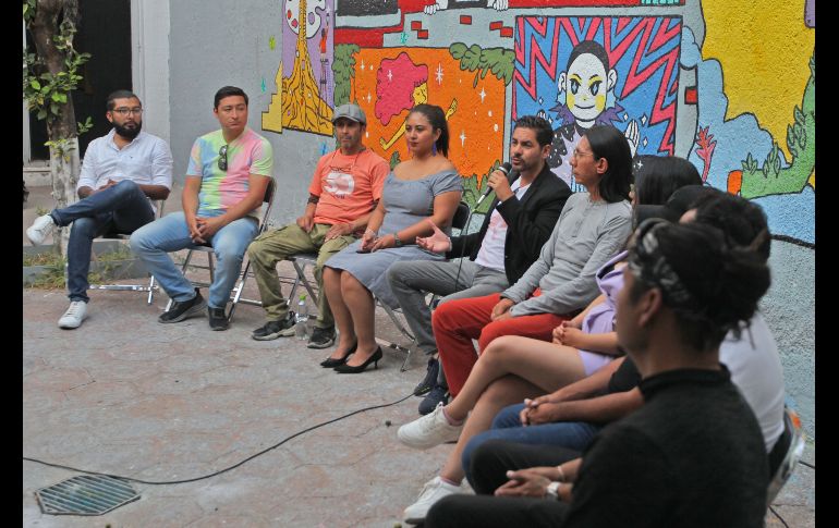 Christopher de Alba encargado de despacho de cultura de Zapopan destacó que esta galería refuerza la inclusión del arte en la vida cotidiana de las personas, sumando que se acerquen personas de todos los sectores sociales. EL INFORMADOR / A. Camacho