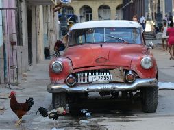 Envejecido parque automotor: En Cuba transitan coches con más de 50 años de antigüedad. Imagen de archivo. ESPECIAL/Unsplash