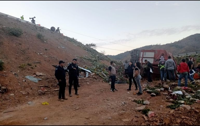 Informan que los heridos en la vía corta a Puerto Vallarta fueron trasladados al hospital de Compostela, en Nayarit, y luego a otros de Tepic. ESPECIAL / PC Compostela