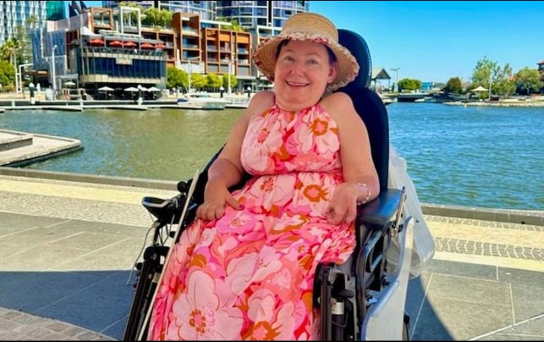 A los 43 años, Melanie decidió contratar a un profesional y tener sexo por primera vez. MELANIE