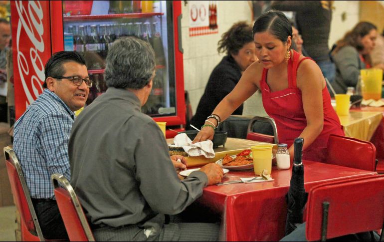 El análisis que llevó a cabo el Imco refiere que, en el mercado laboral mexicano, las mujeres son más propensas a trabajar en la informalidad. EL INFORMADOR/ Archivo