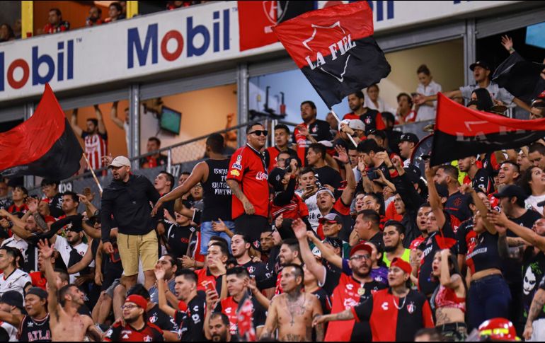 Un total de 25,592 aficionados se dieron cita esta noche al Jalisco. EL INFORMADOR/C Zepeda 