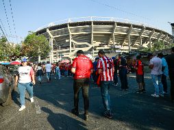 Largas filas y desesperación entre los seguidores, ocasionó en esta ocasión el Fan ID. EL INFORMADOR/C. Zepeda