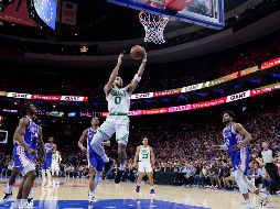 Aunque no estuvo tan fino, Jayson Tatum (#0) respondió al final. AP/M. Slocum