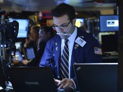 Todos los sectores amanecían en verde y las mayores ganancias eran para el de servicios públicos y el energético. EFE/ARCHIVO