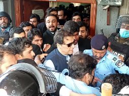 Reportan tiroteo afuera de la corte de Islamabad, en Pakistán. EFE/ S. Shahzad