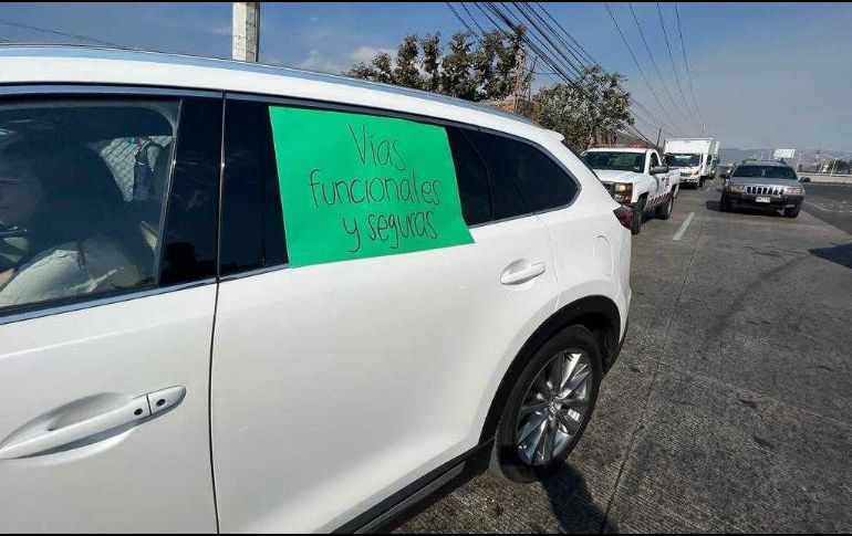 De acuerdo con los vecinos, la vialidad tiene varios puntos críticos cuando es la hora pico. EL INFORMADOR / A. Navarro