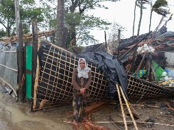 La pequeña isla bangladesí de San Martín, en la Bahía de Bengala, fue la más afectada. EFE/STR