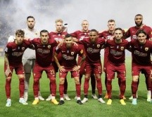 Tanto el argentino como el mexicano han llegado a ser los favoritos de la afición del AEK. TWITTER/@orbelin90