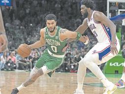 Jayson Tatum tuvo otra serie legendaria con los Celtics de Boston, para levantar la mano por ser considerado el mejor jugador de la liga. AP