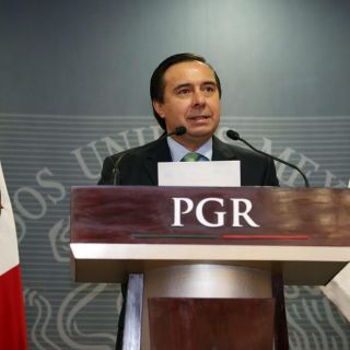 La FGR abre investigación a Tomás Zerón por contratar Pegasus