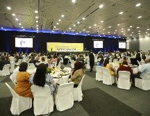 El Gobierno de Jalisco entregó mil 218 reconocimientos a docentes con 30 y 40 años de servicio y la medalla de oro “Ignacio Manuel Altamirano”. EL INFORMADOR/ CARLOS ZEPEDA