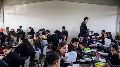 Hay más estudiantes, pero menos maestros en Jalisco