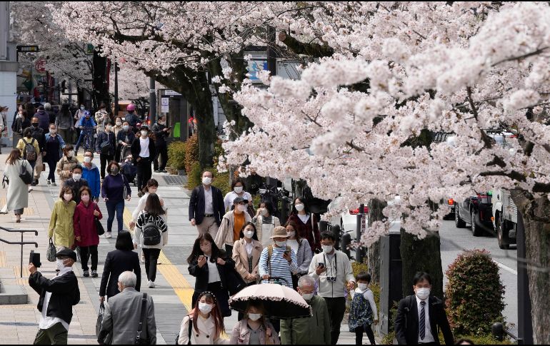Gracias a la política sobre el cubrebocas, Japón mantuvo a raya al COVID-19 y evitó tener una tasa mayor de mortalidad. Pero el costo ha sido alto: menos sociabilización, menos interacciones, y menos sonrisas. EFE / ARCHIVO