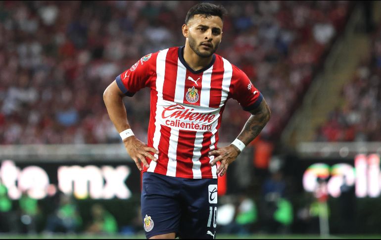El futbolista de Chivas hizo pública una conversación que tuvo con Quiñones. IMAGO7/Archivo