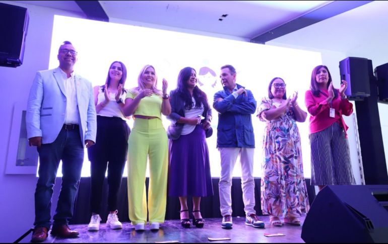 En la Hermosa Provincia realizaron un taller capacitación en emprendimiento y liderazgo. ESPECIAL