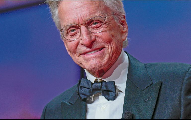 El actor Michael Douglas, recibió la Palma de Oro de honor. AP