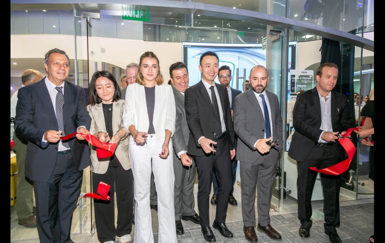 Salomón Chidán, Neva Zhang, Andrea Chidán, Roberto Arrechedera, Ray Zou, Juan Carlos Chidán y Juan José Osorno. GENTE BIEN JALISCO/ Jorge Soltero