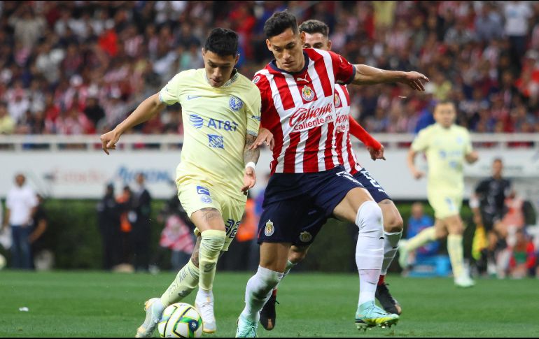 Chivas y Águilas se vieron las caras en la Jornada 12 y el resultado fue un contundente 4-2 para los capitalinos en juego que se disputó en el estadio Akron. IMAGO7