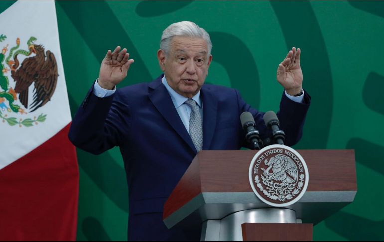López Obrador manifestó que les da mucho gusto el logro de las mexicanas pero que de inmediato apenas estaban recibiendo los medios que ellas se habían costeado su viaje y campaña. SUN / ARCHIVO