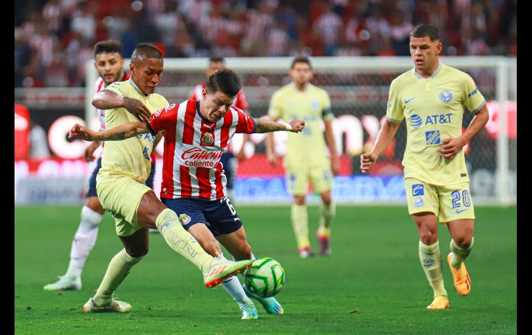 América derrotó a Chivas por la mínima diferencia y tendrán una gran ventaja para cerrar el partido de vuelta en el Estadio Azteca. EL INFORMADOR / C. Zepeda