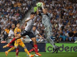 Rayados no pudo aprovechar su localía y apenas si llevó peligro a la meta felina. EFE/A. Ojeda