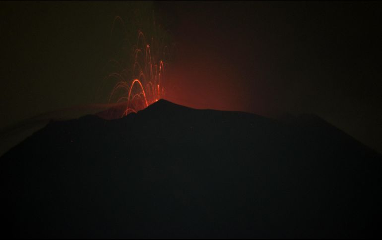 Cibernautas se han tomado estas actividades del Popocatépetl de distintas formas, entre el humor y el miedo. XINHUA/O. Cantero