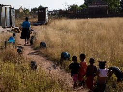 Esta crisis ha privado a los niños de lo esencial de la infancia. AP/D. FARRELL