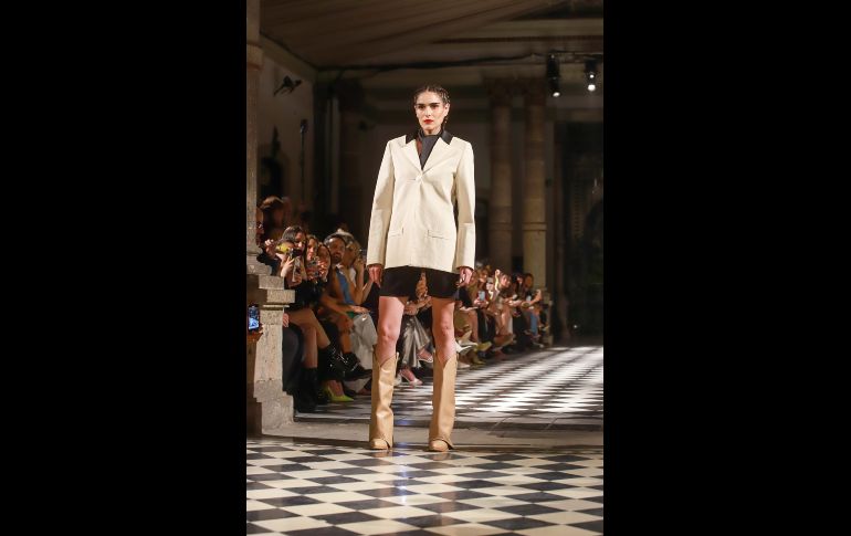 Colección de Lorena Saravia en MBFWMX. GENTE BIEN JALISCO/ Tony Martínez