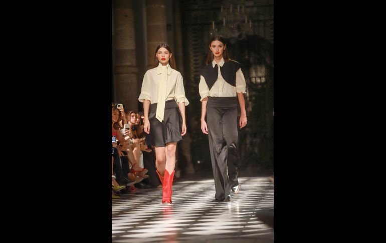 Colección de Lorena Saravia en MBFWMX. GENTE BIEN JALISCO/ Tony Martínez