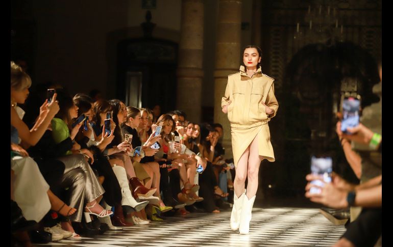 Colección de Lorena Saravia en MBFWMX. GENTE BIEN JALISCO/ Tony Martínez